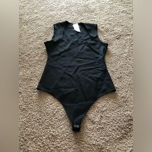 NWT Abercrombie & Fitch black sweetheart neckline bodysuit